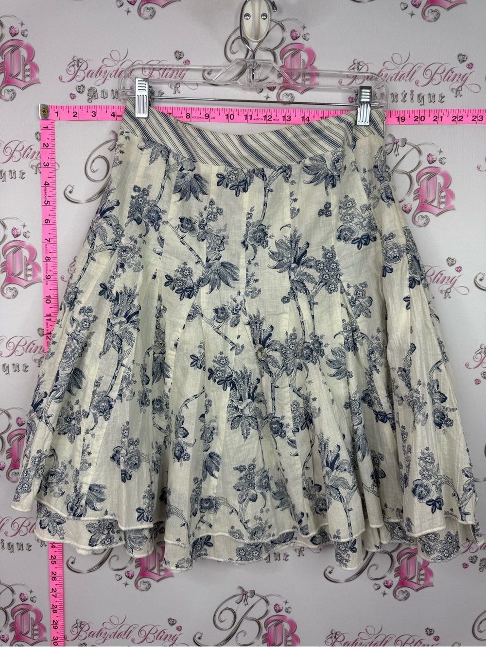 Oxmo Floral Circle Skirt in Cream and Navy